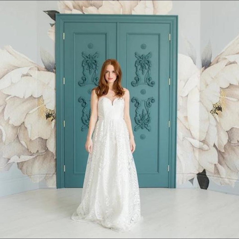 Elegant White Wedding Dress